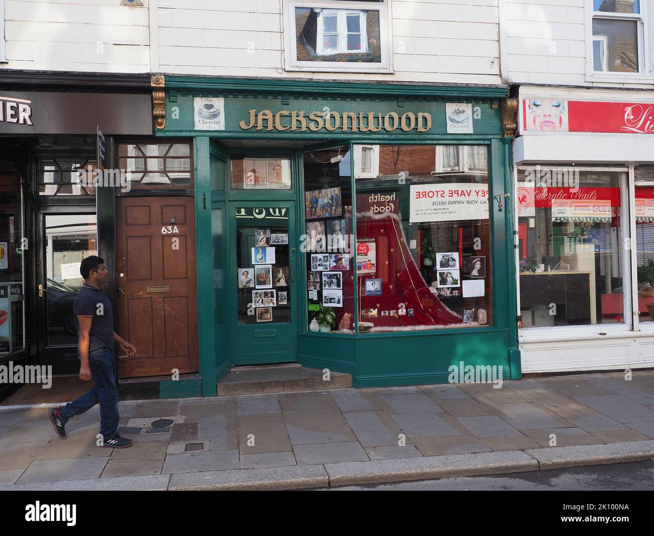Sheerness, Kent, UK. 14th Sep, 2022. A shop decorated with tributes to Queen Elizabeth II seen in Sheerness, Kent. Credit: James Bell/Alamy Live News Stock Photo