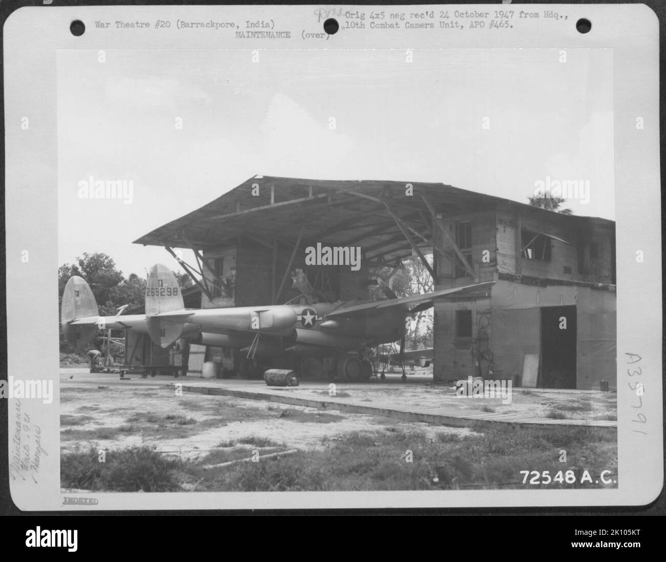Aircraft support maintenance Black and White Stock Photos & Images - Alamy