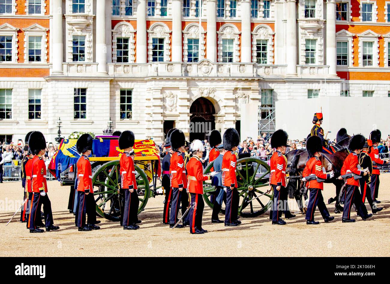 London, UK. 14th Sep, 2022. The Coffin of Queen Elizabeth II of the United Kingdom is transported from Buckingham Palace via the Horse Guards to Westminster Hall in London, on September 14, 2022, on a gun carriage A ceremony will be held in Westminster Hall to mark the arrival of Her Majestys Coffin Photo: Albert Nieboer/Netherlands OUT/Point de Vue OUT Credit: dpa picture alliance/Alamy Live News Stock Photo