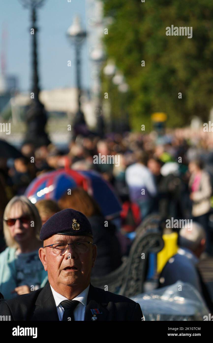 LONDON - SEPTEMBER 14: Members of the public queue along the Albert Embankment, to go int to the Westminster Hall to view the coffin of Queen Elizabeth Ii, which is lying in state. on September 14, 2022. Photo by David Levenson Credit: David Levenson/Alamy Live News Stock Photo