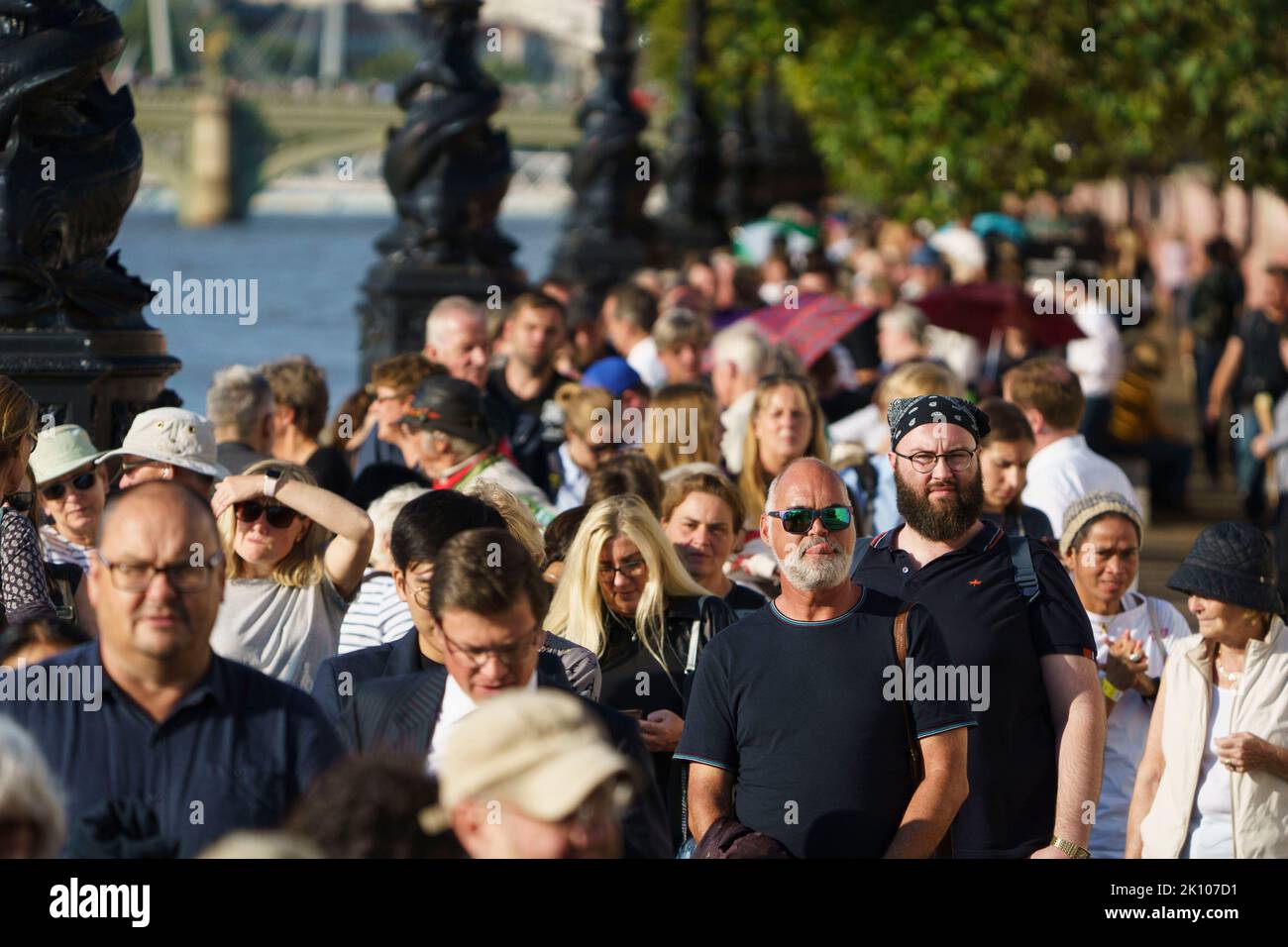 LONDON - SEPTEMBER 14: Members of the public queue along the Albert Embankment, to go int to the Westminster Hall to view the coffin of Queen Elizabeth Ii, which is lying in state. on September 14, 2022. Photo by David Levenson Credit: David Levenson/Alamy Live News Stock Photo