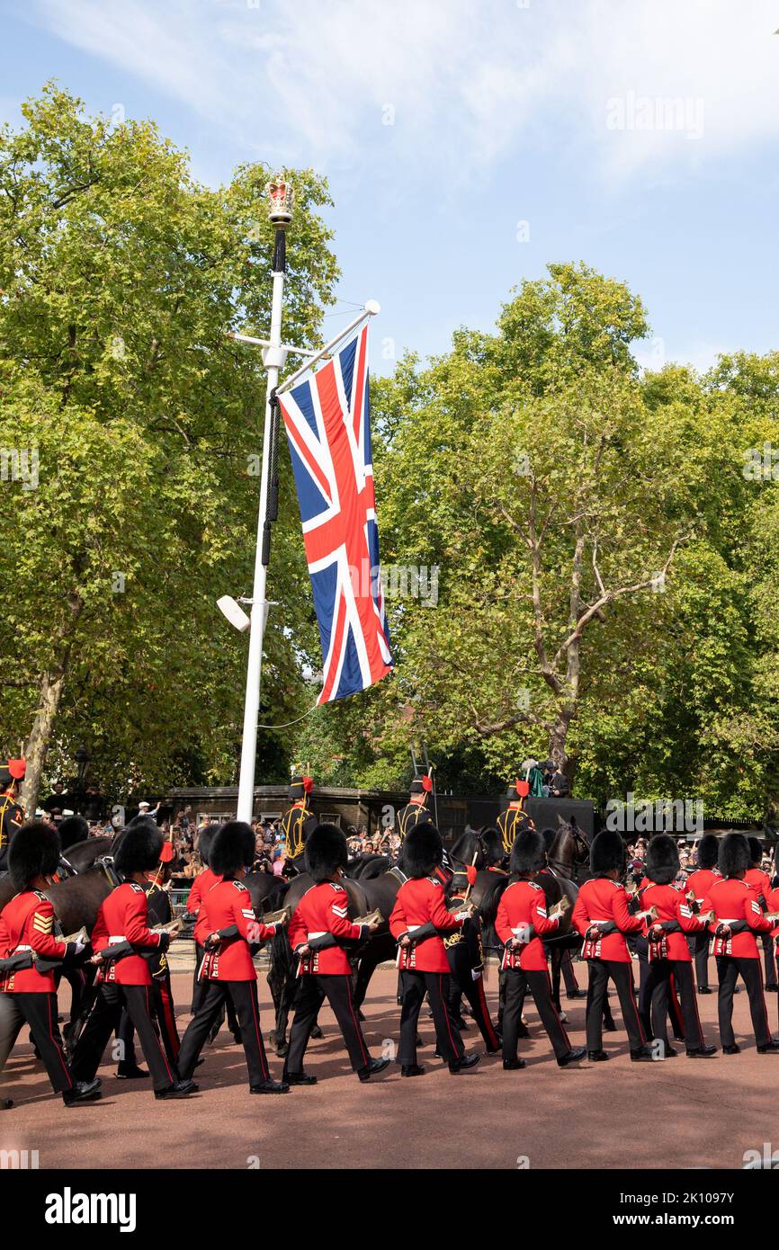 London, England. 14th September, 2022. The Grenadier Guards accompany the Queen on her final journey to Westminster Hall where she will be lying in state until the day of her funeral. Credit: Kiki Streitberger / Alamy Live News Stock Photo