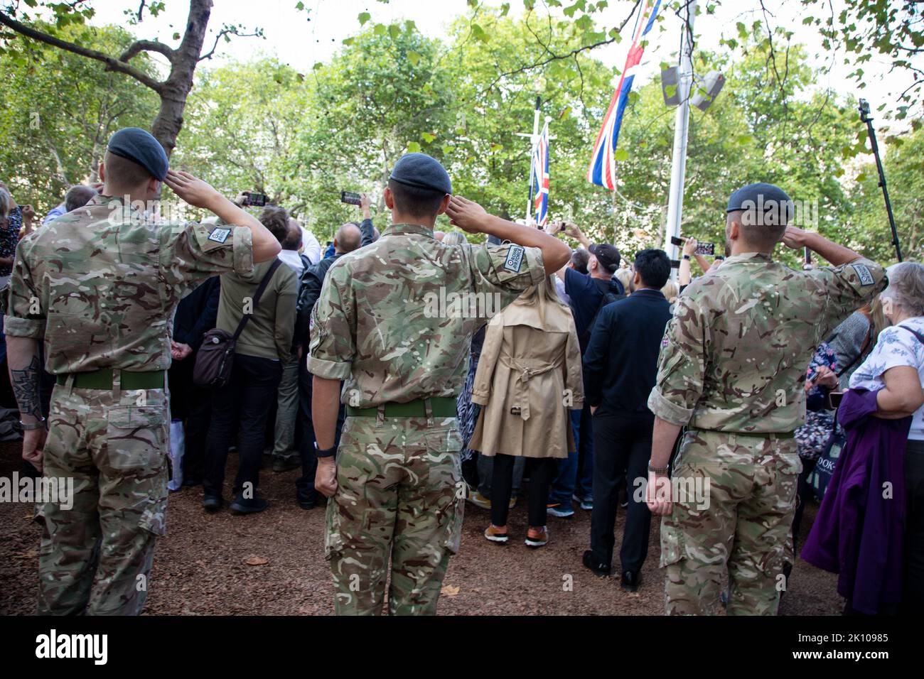 London, England. 14th September, 2022. Soldiers pay their respects as the Queen makes her final journey to Westminster Hall where she will be lying in state until the day of her funeral. Credit: Kiki Streitberger / Alamy Live News Stock Photo