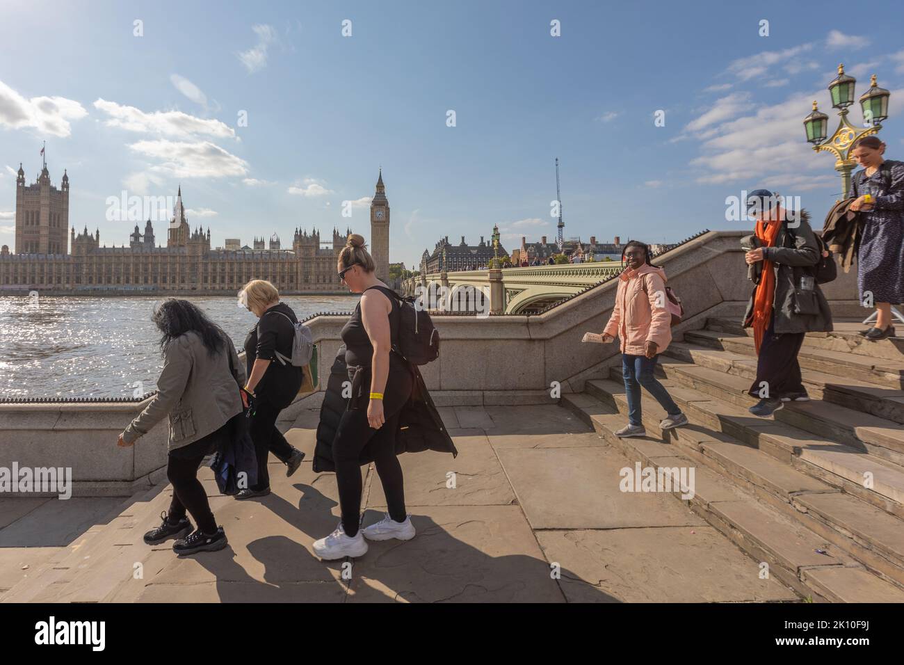 Respect The Queue London, UK. 14th Sept, 2022. People queueing to pay their respect to ...