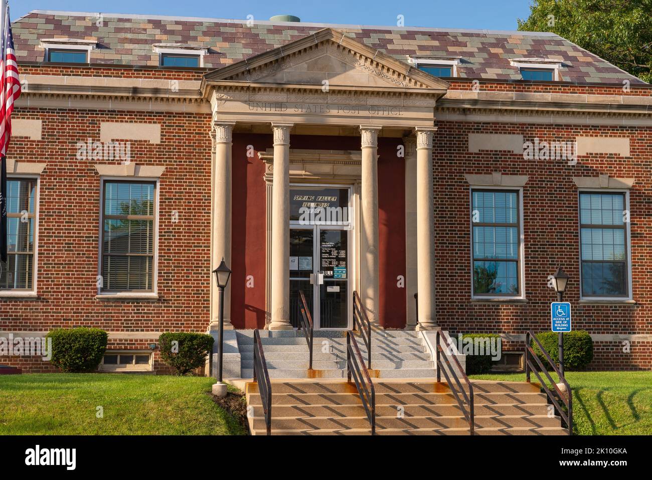 Front entrance small post office hires stock photography and images