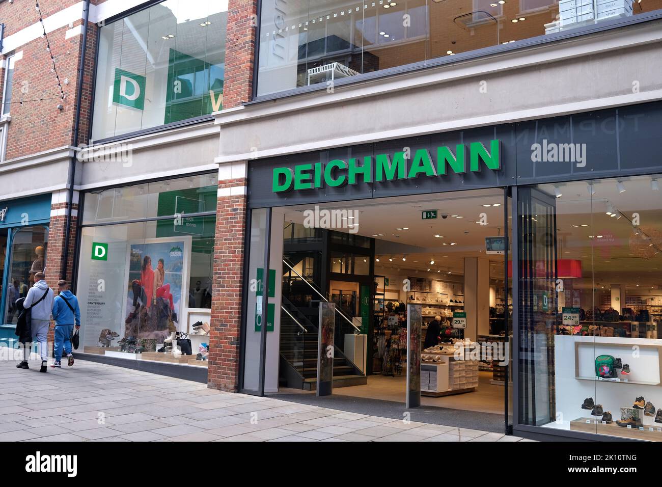 Deichmann shoe shop hi-res stock photography and images - Alamy