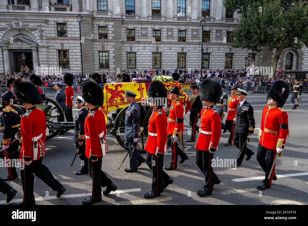 Queen Elizabeth II's coffin is taken in procession Buckingham Palace to Westminster Hall after her death on 8th September 2022. Stock Photo
