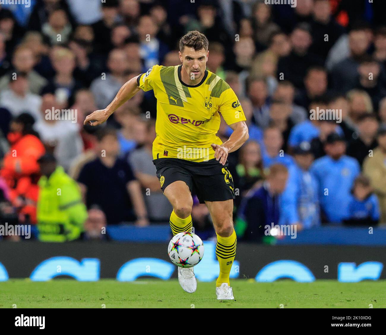 Manchester, UK. 14th Sep, 2022. Thomas Meunier #24 of Borussia Dortmund in action during the UEFA Champions League match Manchester City vs Borussia Dortmund at Etihad Stadium, Manchester, United Kingdom, 14th September 2022 (Photo by Conor Molloy/News Images) Credit: News Images LTD/Alamy Live News Stock Photo
