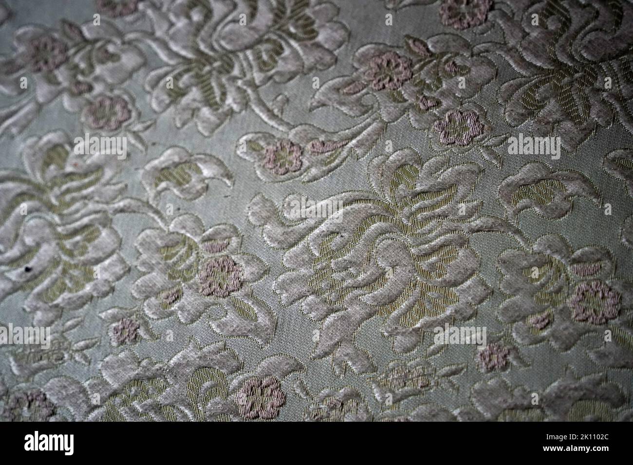 old couch sofa fabric detail Stock Photo - Alamy