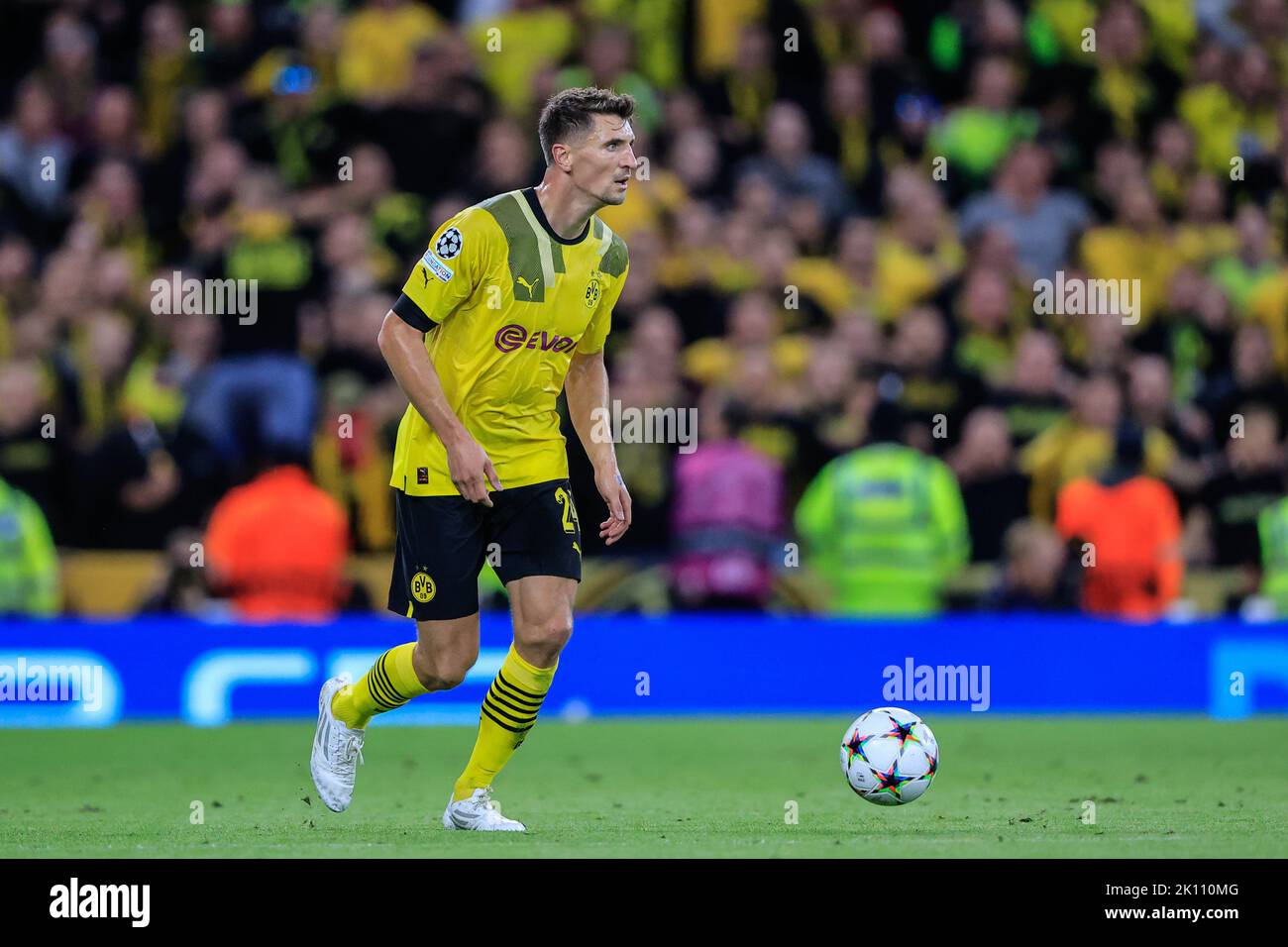 Manchester, UK. 14th Sep, 2022. Thomas Meunier #24 of Borussia Dortmund controls the ball during the UEFA Champions League match Manchester City vs Borussia Dortmund at Etihad Stadium, Manchester, United Kingdom, 14th September 2022 (Photo by Conor Molloy/News Images) Credit: News Images LTD/Alamy Live News Stock Photo