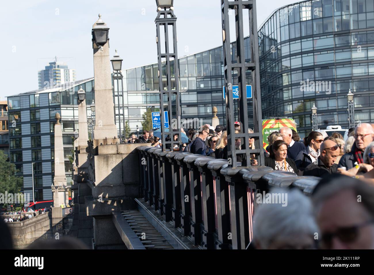 London, UK. 14th Sep, 2022. People queuing on Lambeth bridge to view the coffin of HM The Queen Credit: Ian Davidson/Alamy Live News Stock Photo