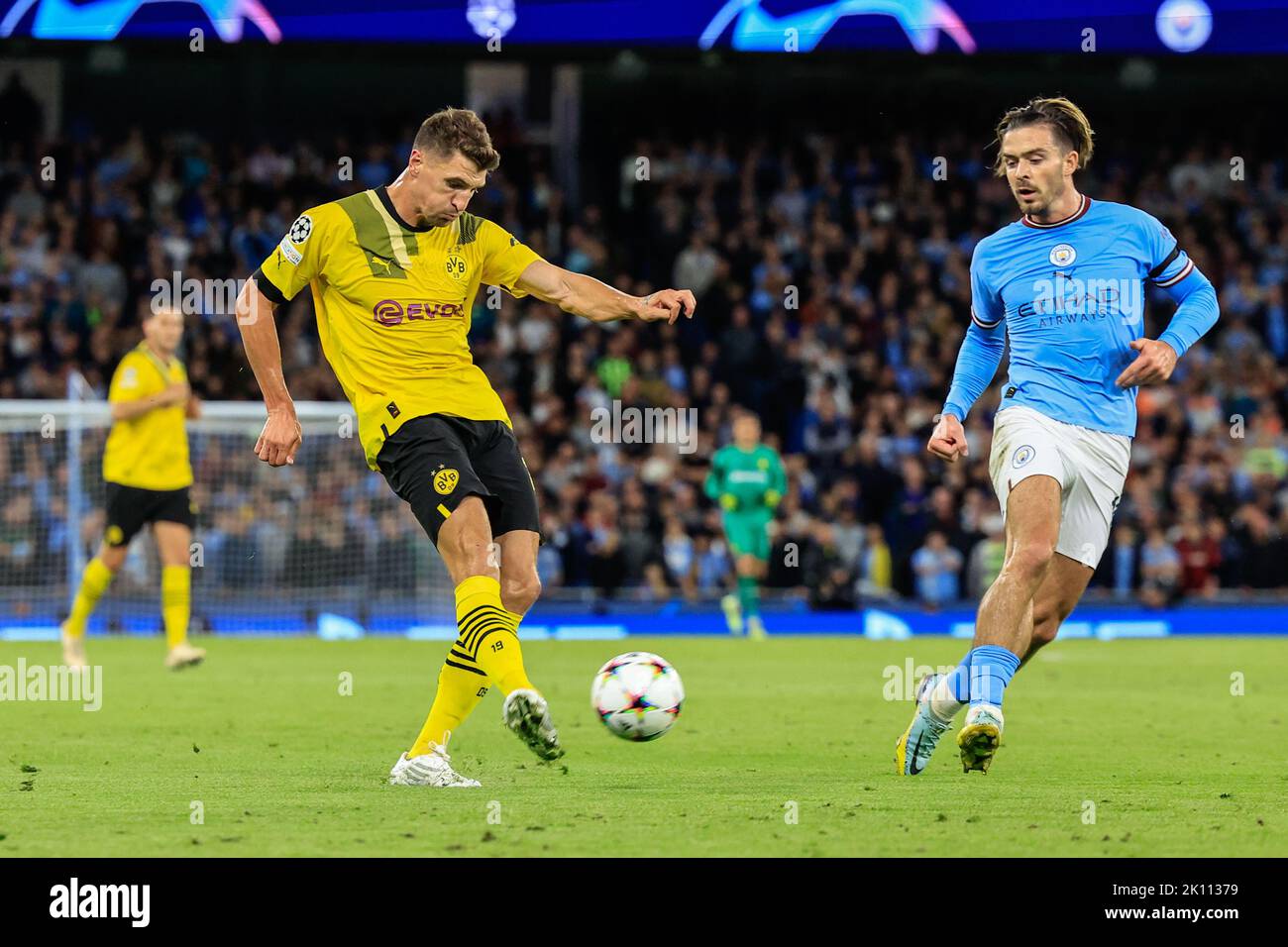 Manchester, UK. 14th Sep, 2022. Thomas Meunier #24 of Borussia Dortmund crosses the ball during the UEFA Champions League match Manchester City vs Borussia Dortmund at Etihad Stadium, Manchester, United Kingdom, 14th September 2022 (Photo by Conor Molloy/News Images) Credit: News Images LTD/Alamy Live News Stock Photo