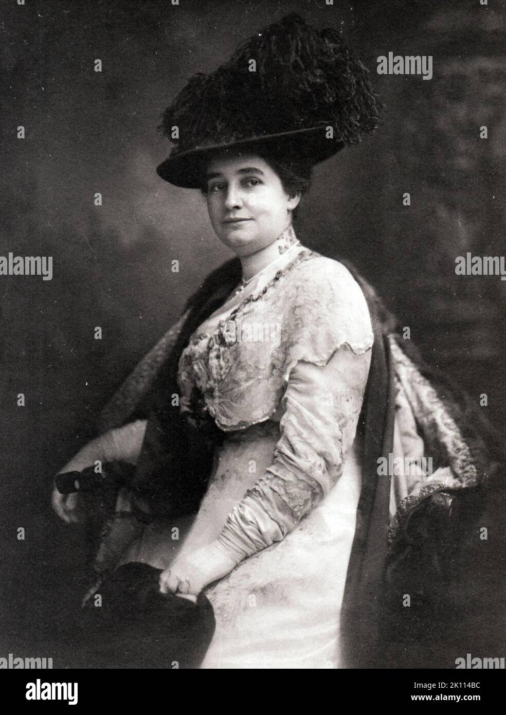 Mina Edison, length portrait. C 1910 Stock Photo