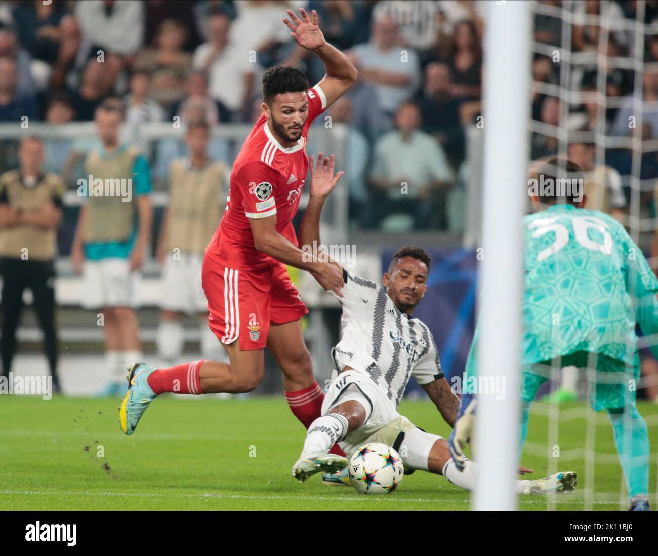 Turin, Italy. 14th Sep, 2022. Goncalo Ramos of Benfica and Luiz Da Silva Danilo of Juventus Fc during the UEFA Champions League, Group H, football match between Juventus Fc and Benfica, o 14 September 2022, at Allianz Stadium, Turin Italy. Photo Nderim Kaceli Credit: Independent Photo Agency/Alamy Live News Stock Photo