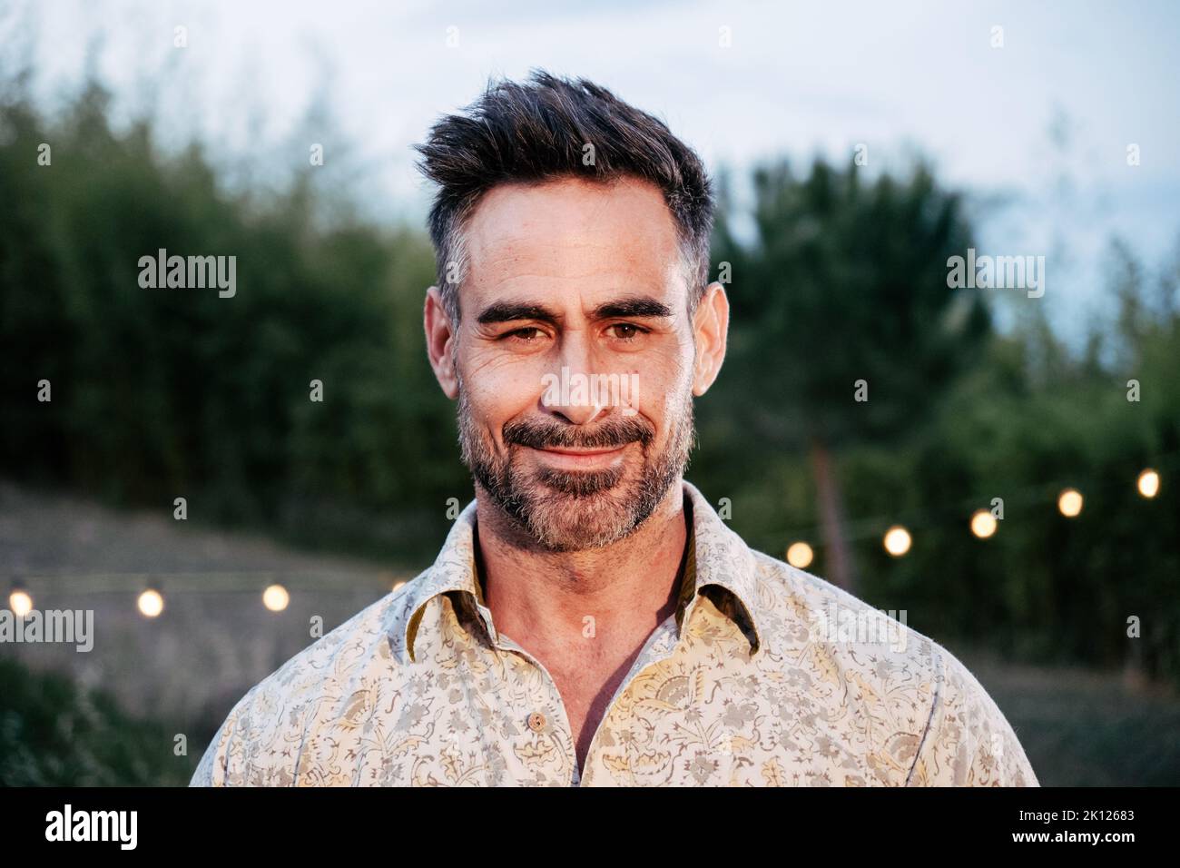Mature men camera hi-res stock photography and images - Alamy