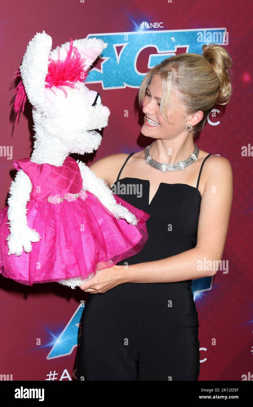 LOS ANGELES - SEP 14:  Darci Lynne Farmer, Petunia at the America's Got Talent Season 17 - Live Show Winner Red Carpet  at Pasadena Sheraton Hotel on September 14, 2022 in Pasadena, CA Stock Photo