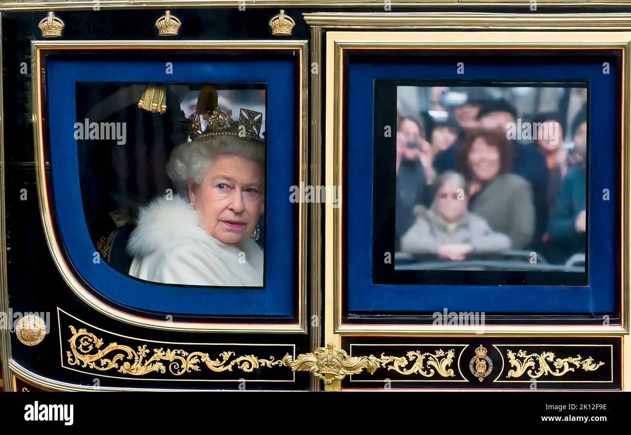 HRH Queen Elizabeth II arriving at Westminster Palace from Buckingham Palace today for the annual State Opening of Parliament, London, England 03/12/2008 Stock Photo