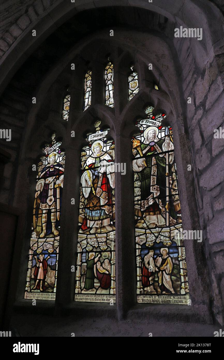 Stained glass window NA4 by Percy Bacon & Brothers depicting King Alfred, St Joseph & St Thomas, St Lalluwy's Church, Menheniot, Cornwall Stock Photo