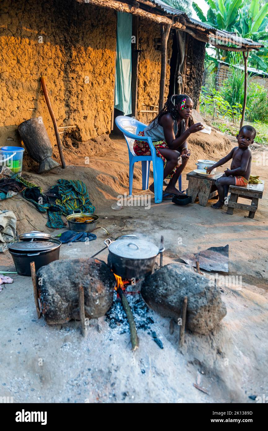 Fireplace, Teke tribal village, Congo River, Democratic Republic of the Congo, Africa Stock Photo