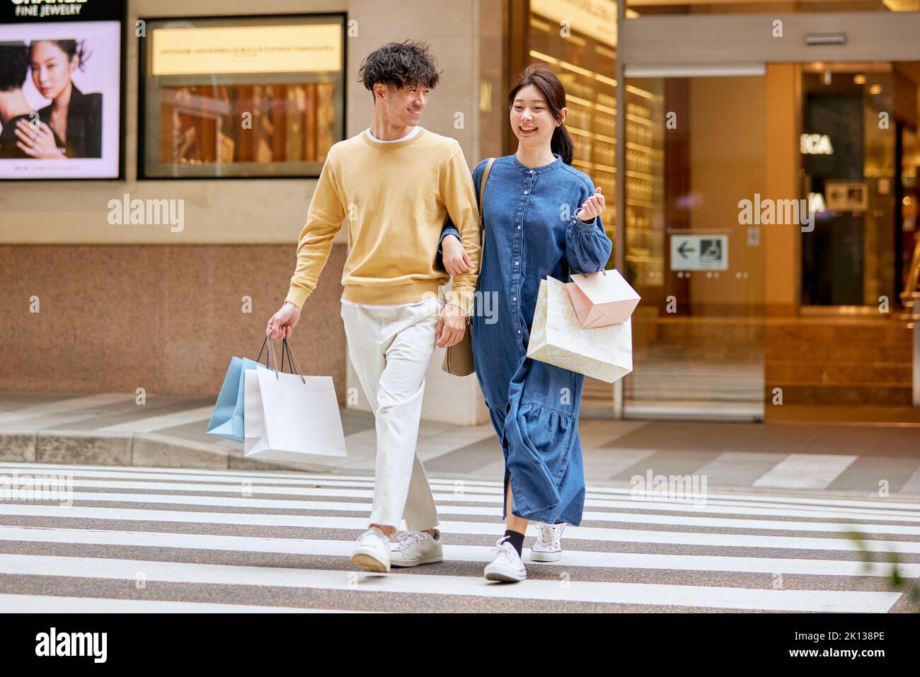Japanese couple dating in Tokyo Stock Photo