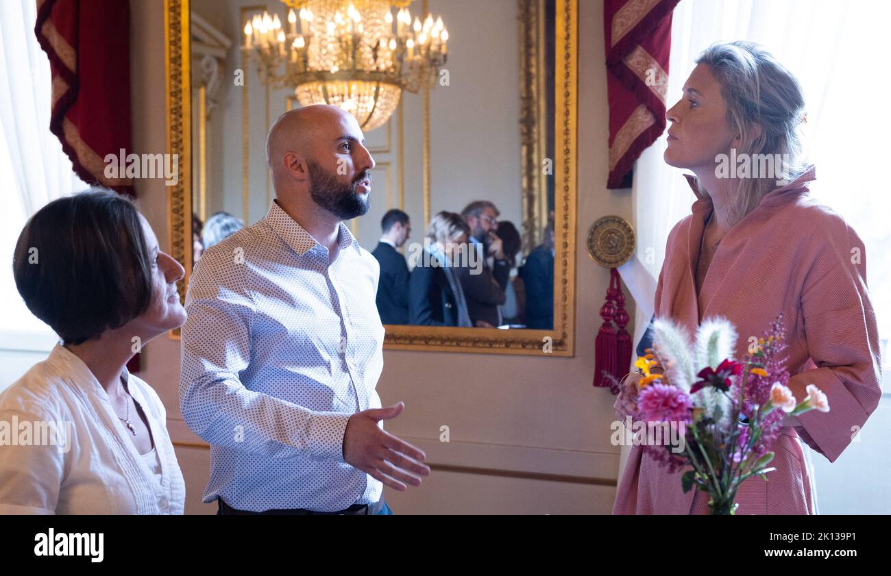 Brussels, Belgium. 15th Sep, 2022. Interior Minister Annelies Verlinden meets with Tristan Scarniere, Sarah Vanden eynde, Bernadette Louis and Guillaume Delporte during a royal audience with ten heroes of the Be Heroes initiative, at the Royal Palace, in Brussels, Thursday 15 September 2022. With the support of the King and Minister of the Interior Verlinden, the citizens' initiative Be Heroes was looking for everyday heroes who make a big difference with small deeds and who, far from all the attention, giving the best of themselves to help others. Anyone could nominate their hero on beheroes. Stock Photo