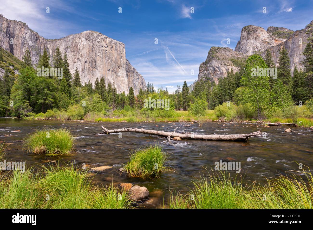 El Capitan and the Yosemite Valley from the Merced River at Valley View, Yosmeite National Park Stock Photo