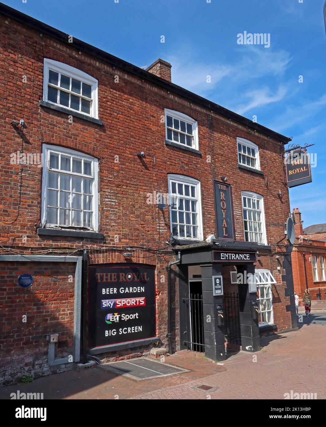 The Royal pub, Amber taverns, 1, High Street, Runcorn old town, Halton, Cheshire, England, UK, WA7 1AU Stock Photo