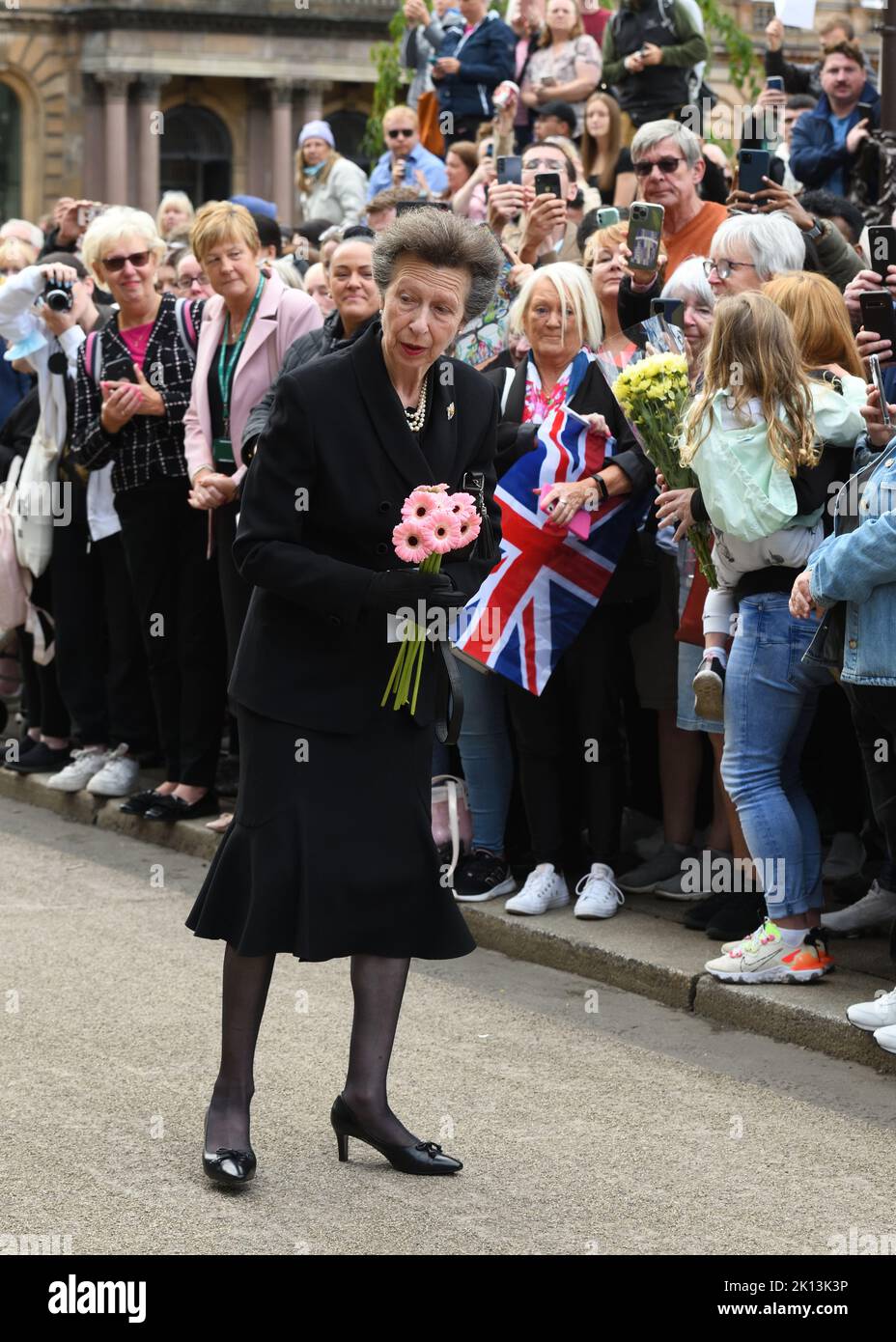 Glasgow, Scotland, UK. 15th Sep, 2022. Glasgow Scotland, UK. The Princess Royal, Princess Anne visits Glasgow and meets the people before entering the city chambers to meet the Lord Provost, and invited guests of organisations for whom Queen Elizabeth was patron. Credit. Credit: Douglas Carr/Alamy Live News Stock Photo