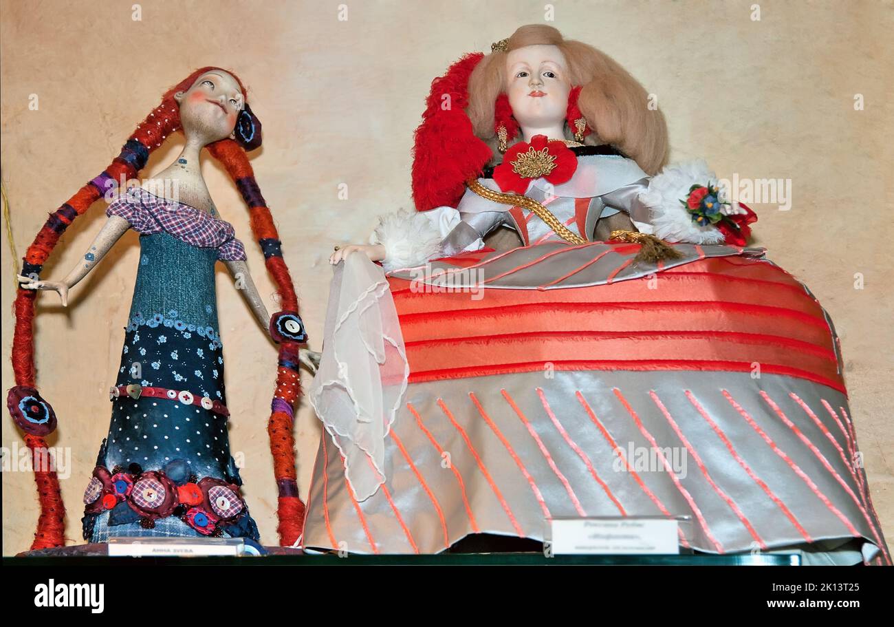 Collectible dolls which resemble Velázquez Spanish infanta and unknown ...