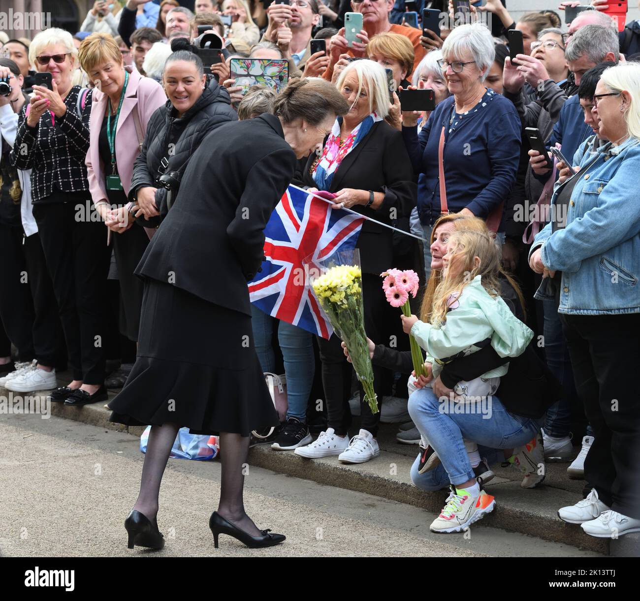 Glasgow, Scotland, UK. 15th, September, 2022. Glasgow Scotland, UK. The Princess Royal, Princess Anne visits Glasgow and meets the people before entering the city chambers to meet the Lord Provost, and invited guests of organisations for whom Queen Elizabeth was patron. Credit. Douglas Carr/Alamy Live News Stock Photo