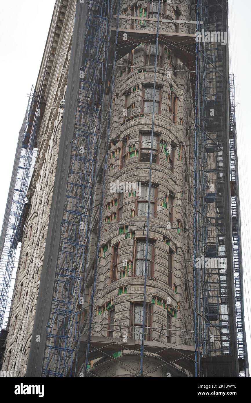 flatiron building under renovation new york city manhattan Stock Photo
