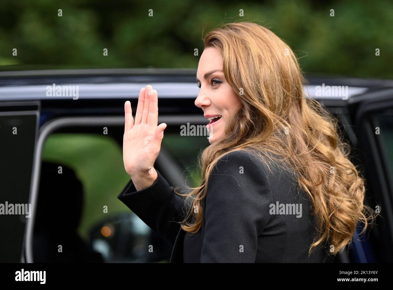 The Princess of Wales waves as she leaves after viewing floral tributes left by members of the public at the gates of Sandringham House in Norfolk, following the death of Queen Elizabeth II. Picture date: Thursday September 15, 2022. Stock Photo