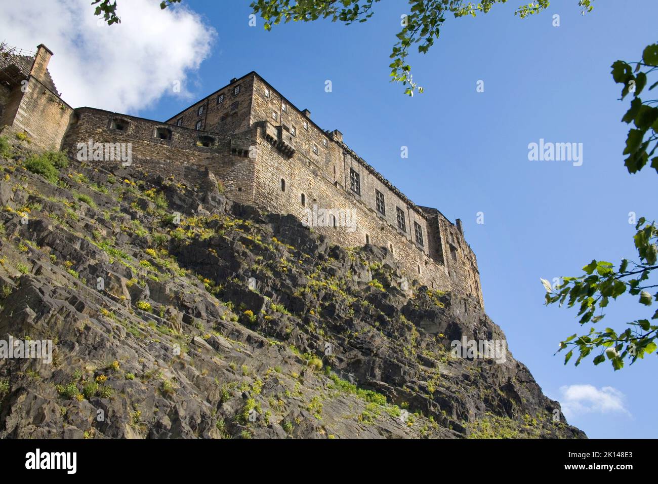 edinburgh castle perched high above the city on a granite cliff Stock Photo
