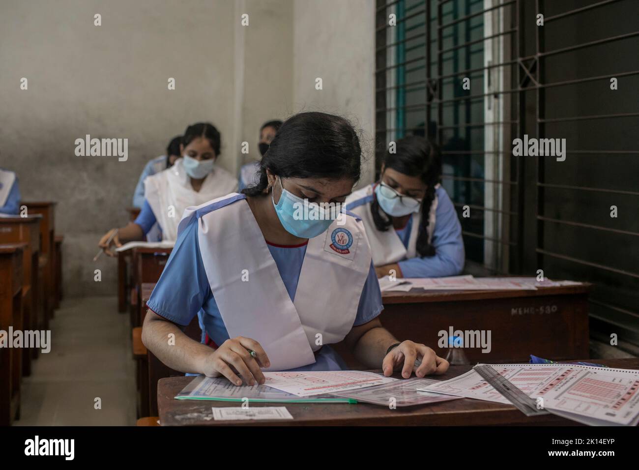 Dhaka Bangladesh 15th Sep 2022 Students Sit For Secondary School dhaka-bangladesh-15th-sep-2022-students-sit-for-secondary-school
