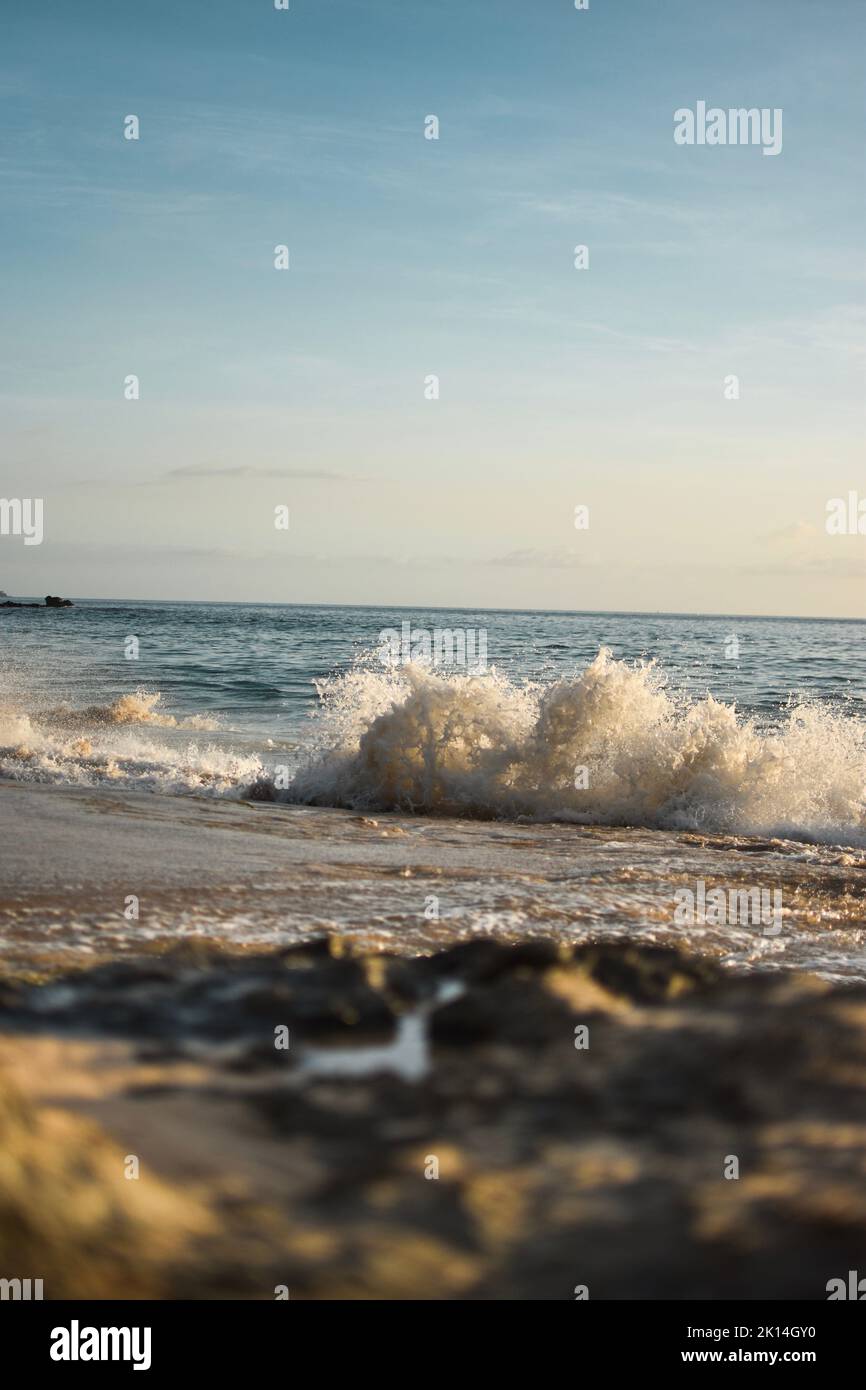 Vertical wave crashing onto hi-res stock photography and images - Alamy