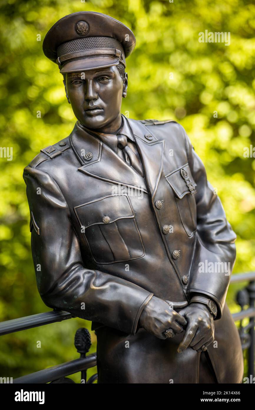 First life-size bronze statue of the US-American singer Elvis Aaron Presley (1935-1977) in Germany was inaugurated on 13th August 2021 on Usa river bridge in spa town Bad Nauheim, Hesse, Germany, Initiated by fans, 3D model by company EGO3D, cast by Rincker foundry. Elvis lived in Bad Nauheim when he served in the U.S. Army from 1958-1960. Stock Photo