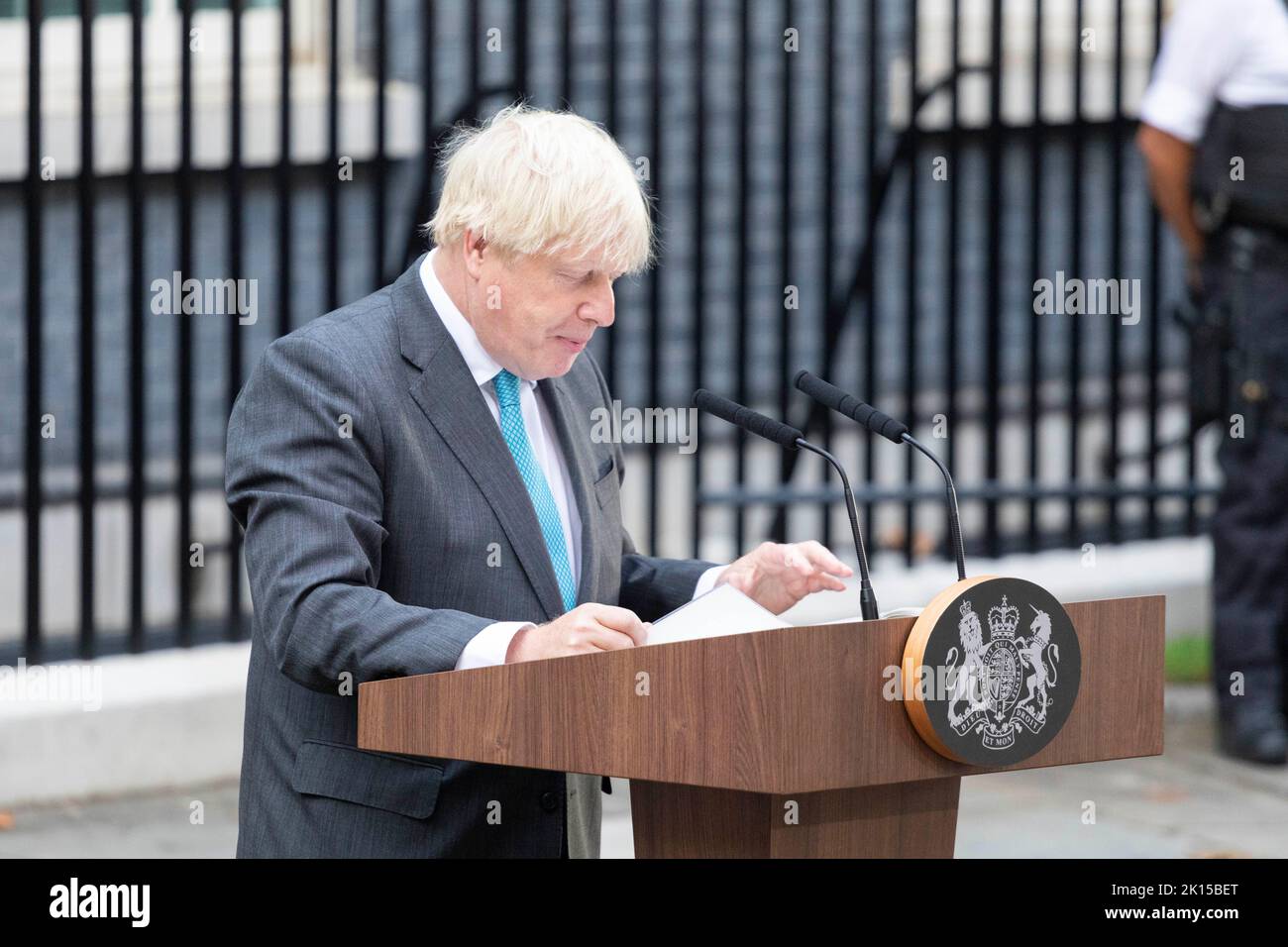 Outgoing Prime Minister Boris Johnson delivers his last speech at Downing Street and sets off to tender his resignation to the Queen at Balmoral, Scot Stock Photo