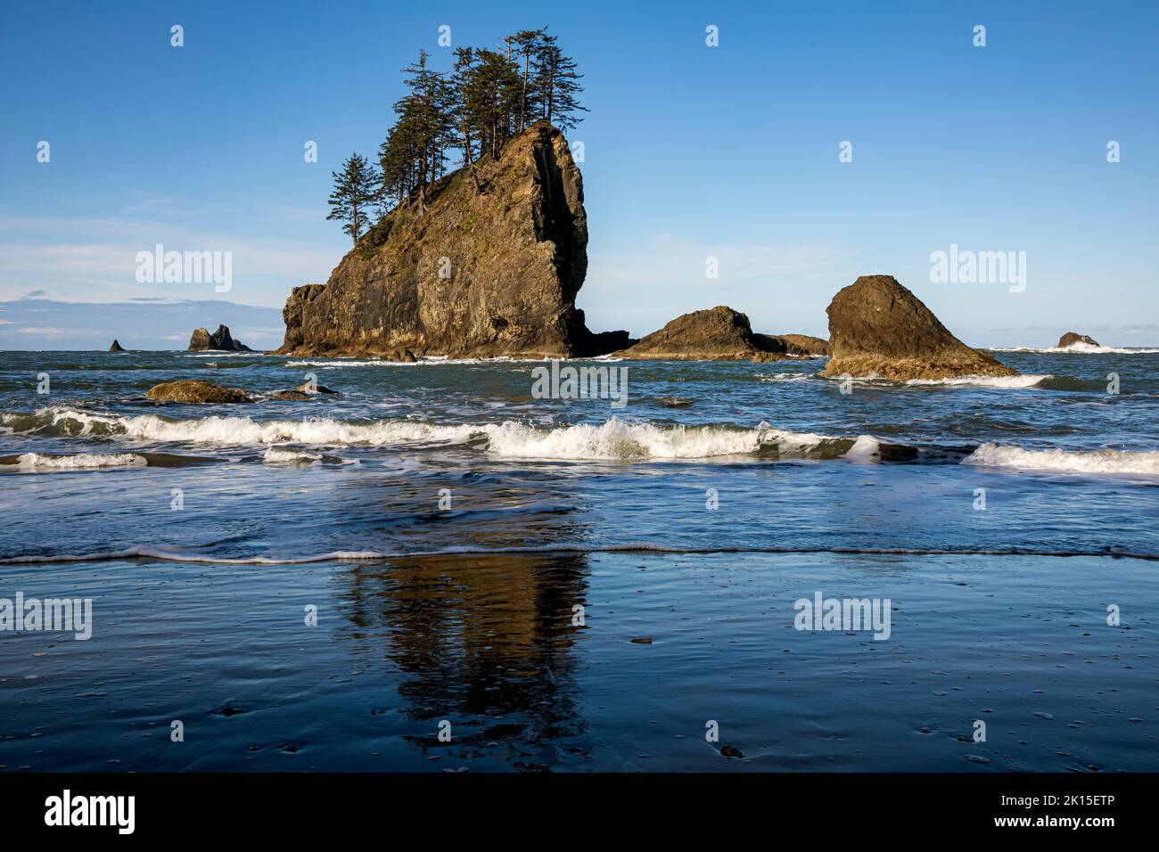 WA22009-00...WASHINGTON - Rock island in the Pacific Ocean viewed from Second Beach in Olympic National Park. Stock Photo