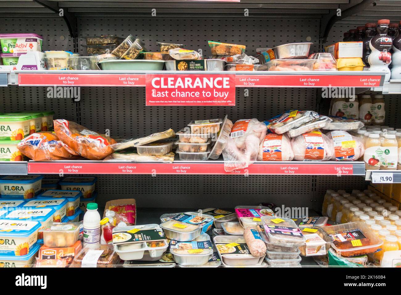 Clearance food shelf with last chance to buy Stock Photo