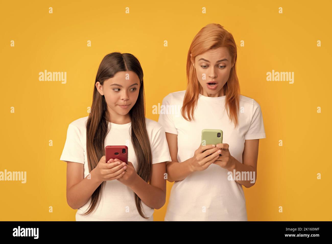 Shocked family hi-res stock photography and images - Alamy