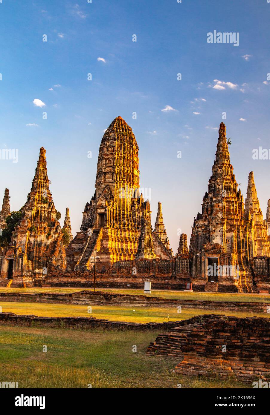 Wat Chaiwatthanaram Ruin Temple In Ayutthaya Thailand Stock Photo Alamy wat-chaiwatthanaram-ruin-temple-in-ayutthaya-thailand-stock-photo-alamy