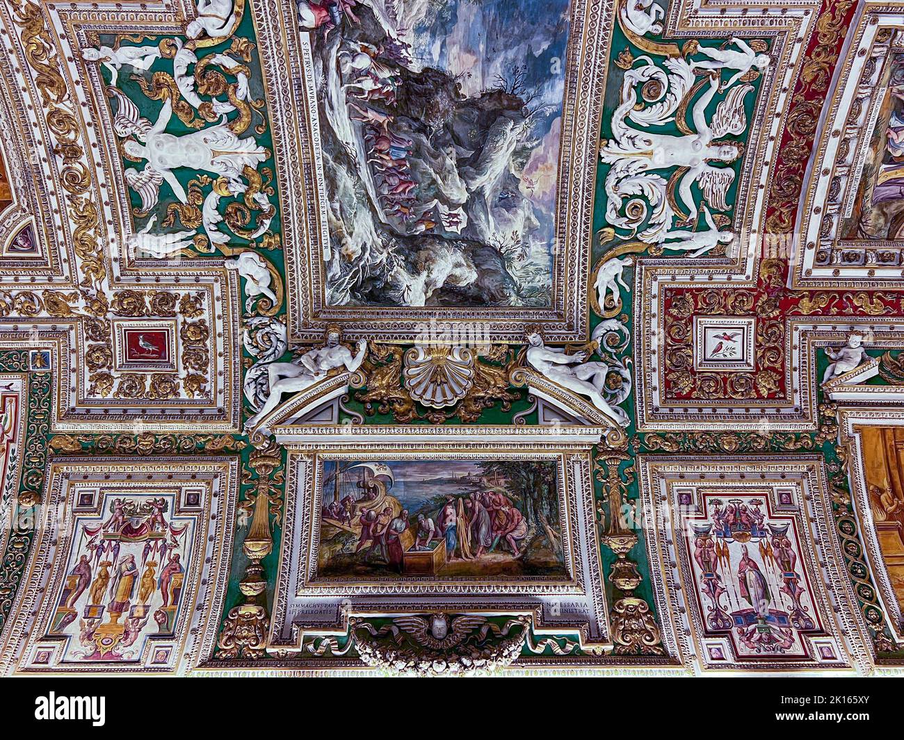 Hall of maps - Gallery of Maps Vatican museum ceiling fresco detail - Italian Renaissance art Vatican City Cesare Nebbia Girolamo Muziano Frescoes Stock Photo