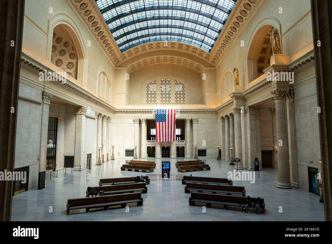 Chicago union station trains hi-res stock photography and images - Alamy