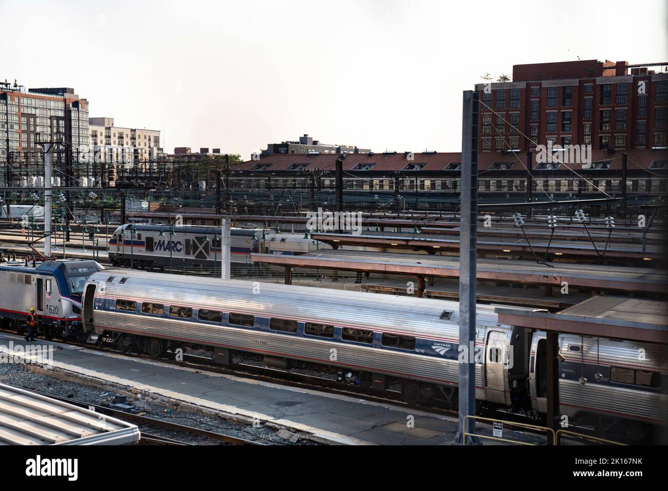 Washington DC, USA. 15th Sep, 2022. September 15, 2022, Washington, District of Columbia, USA: Trains stand on the tracks at Union Station in Washington, District of Columbia September 15, 2022. (Credit Image: © Dominick Sokotoff/ZUMA Press Wire) Credit: ZUMA Press, Inc./Alamy Live News Stock Photo