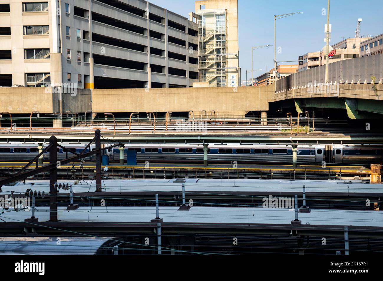 Washington DC, USA. 15th Sep, 2022. September 15, 2022, Washington, District of Columbia, USA: Trains stand on the tracks at Union Station in Washington, District of Columbia September 15, 2022. (Credit Image: © Dominick Sokotoff/ZUMA Press Wire) Credit: ZUMA Press, Inc./Alamy Live News Stock Photo