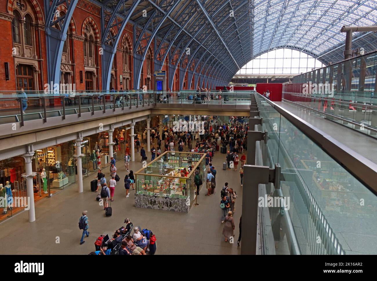 Interior of St Pancras International railway station, used for HS1 Eurostar services to France & EU, Euston Road, London, England, UK, N1C 4QP Stock Photo
