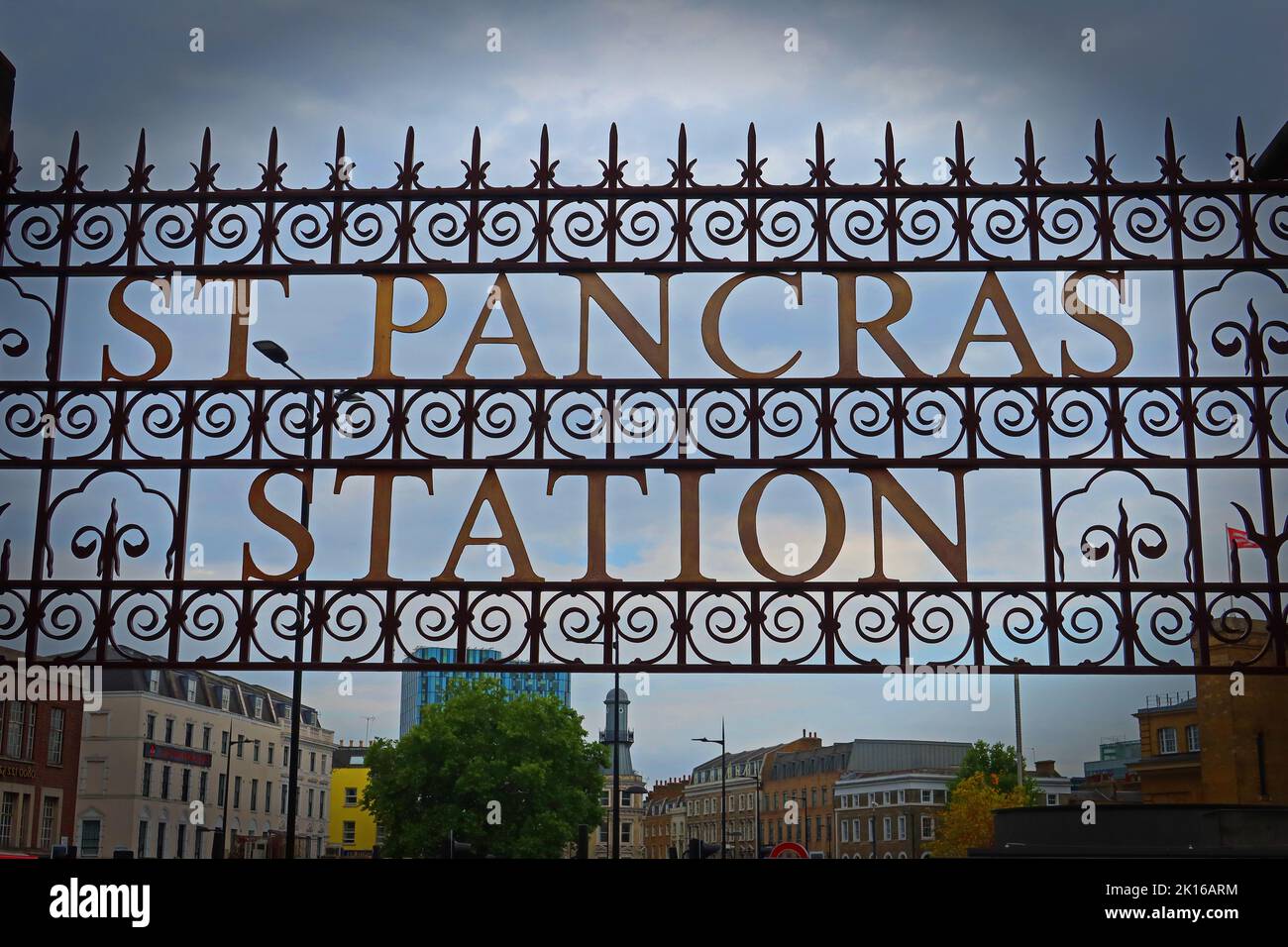 London St Pancras steel sign, at the entrance to railway terminus and hotel, Euston Rd, London, England, UK,  NW1 2AR Stock Photo