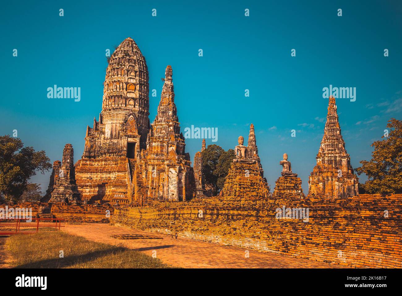 Wat Chaiwatthanaram Ruin Temple In Ayutthaya Thailand Stock Photo Alamy wat-chaiwatthanaram-ruin-temple-in-ayutthaya-thailand-stock-photo-alamy