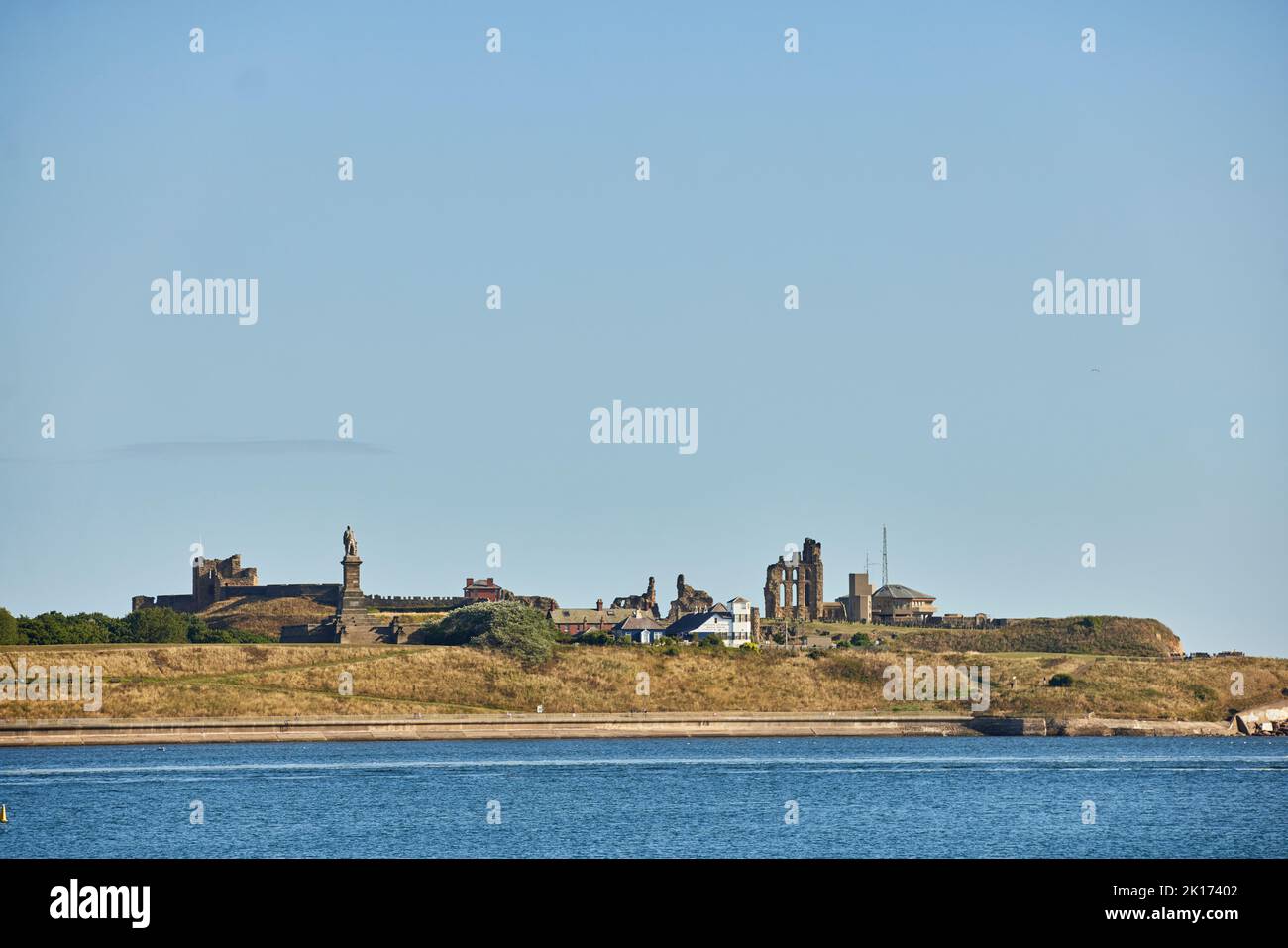 Collingwood Monument North Shields, and Tynemouth Priory and Castle Stock Photo