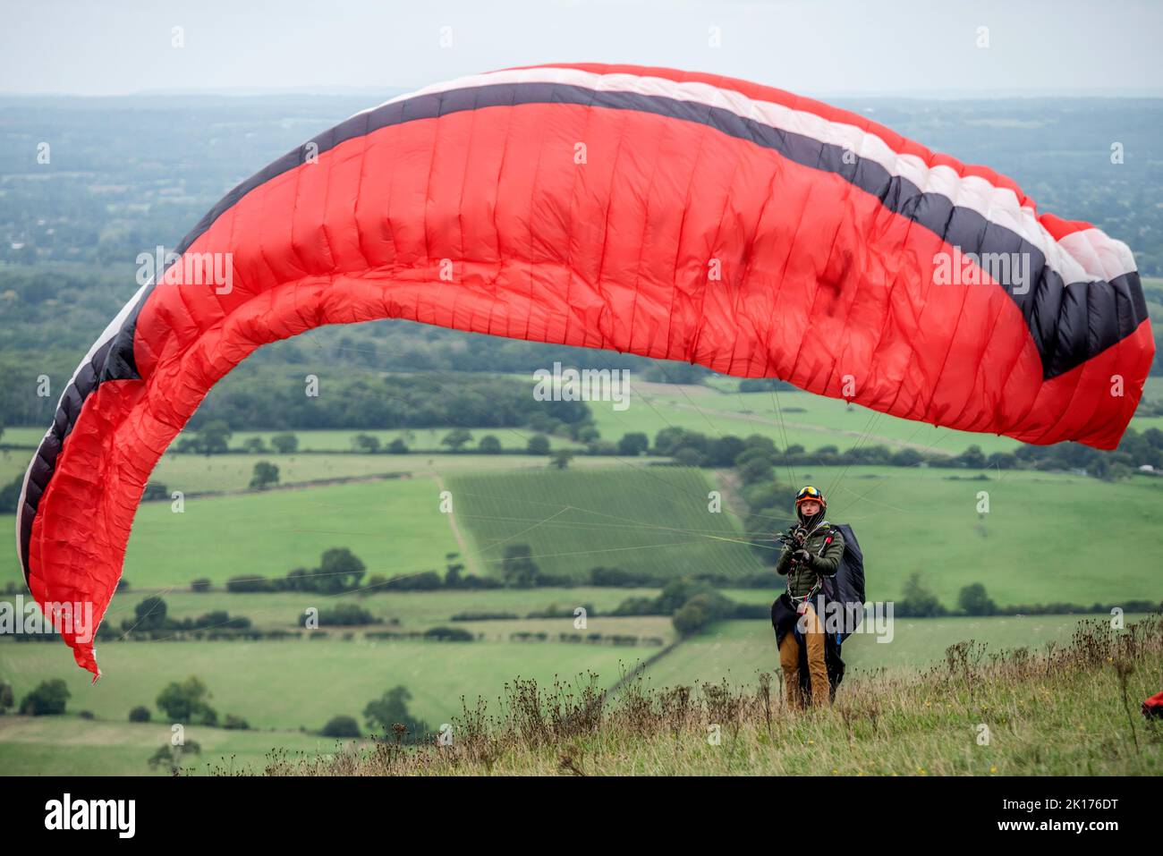 Brighton, September 15th 2022: Paragliders took to the skies above Sussex in the South Downs National Park at Devil's Dyke near Brighton Stock Photo